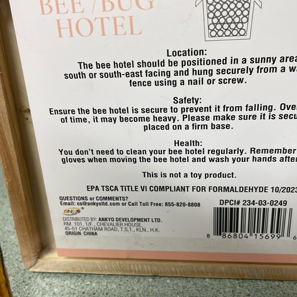 New Bee 🐝 Bug Hotel Classic House Shape  Triangle Hanger 6.5"x 6" - Picture 5 of 7